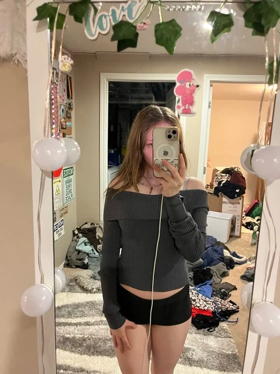 clothes - Picture 11 of 15